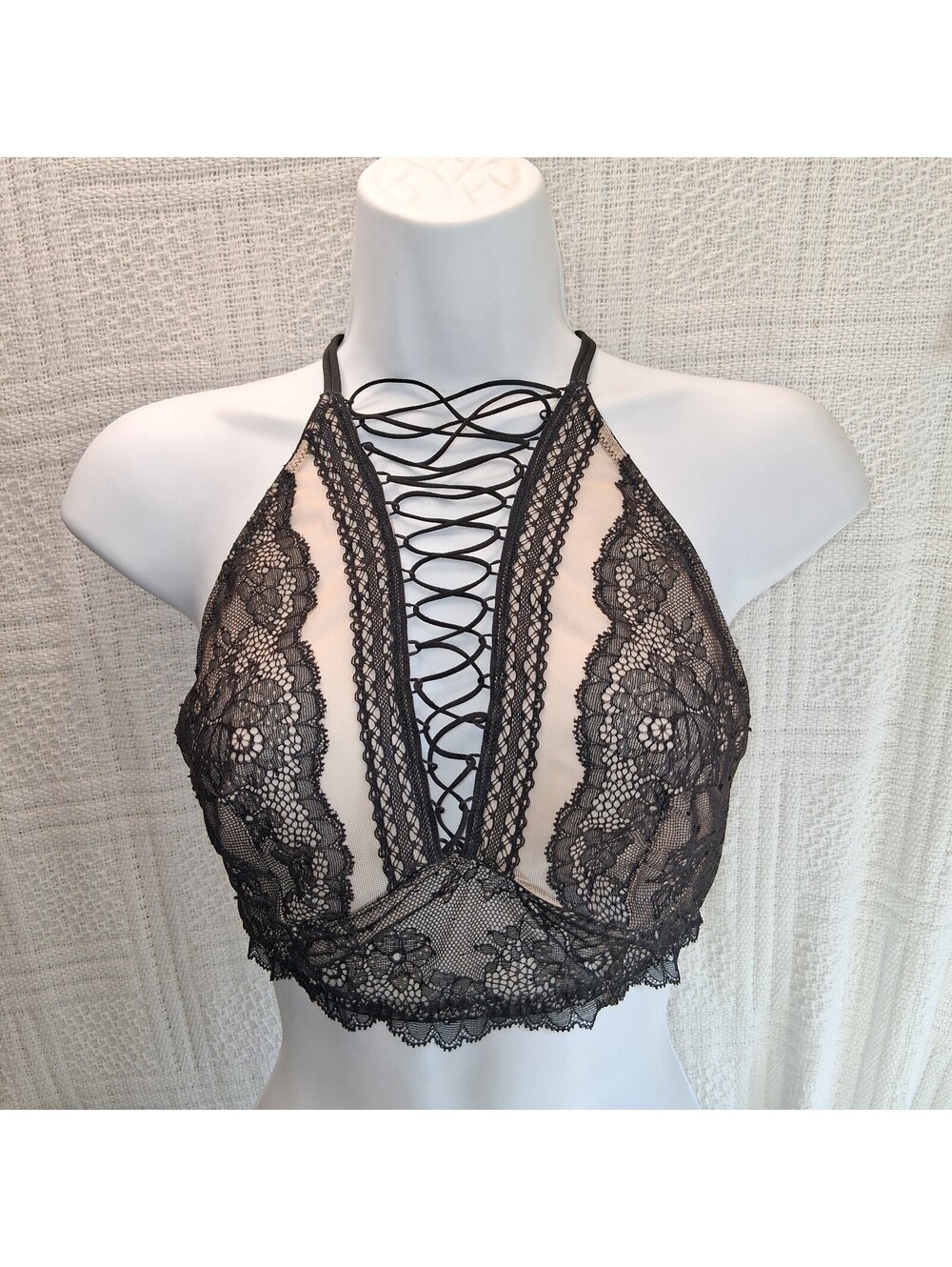Victoria's Secret Very Sexy Black Lace Front Lace-Up Halter Bralette Top Size M